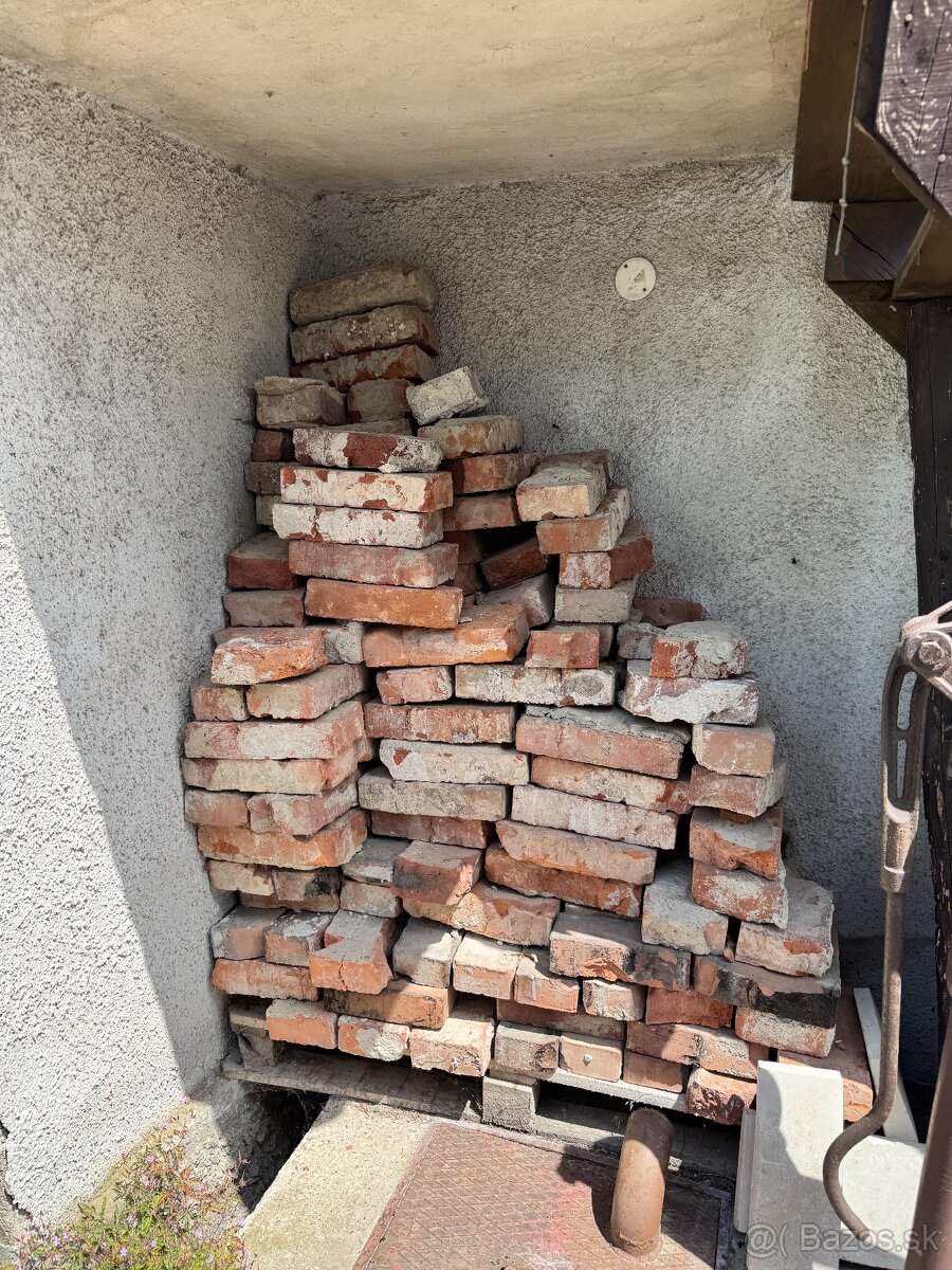 Darujem tehly za odvoz