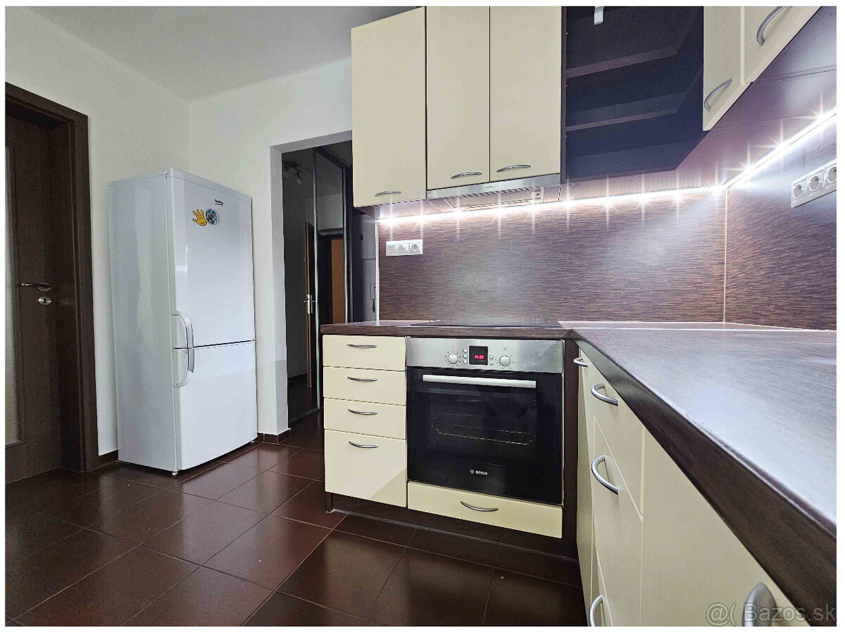 PRIAME CENTRUM MESTA / 1i byt BB / ZARIADENIE /REKONŠTRUKCIA