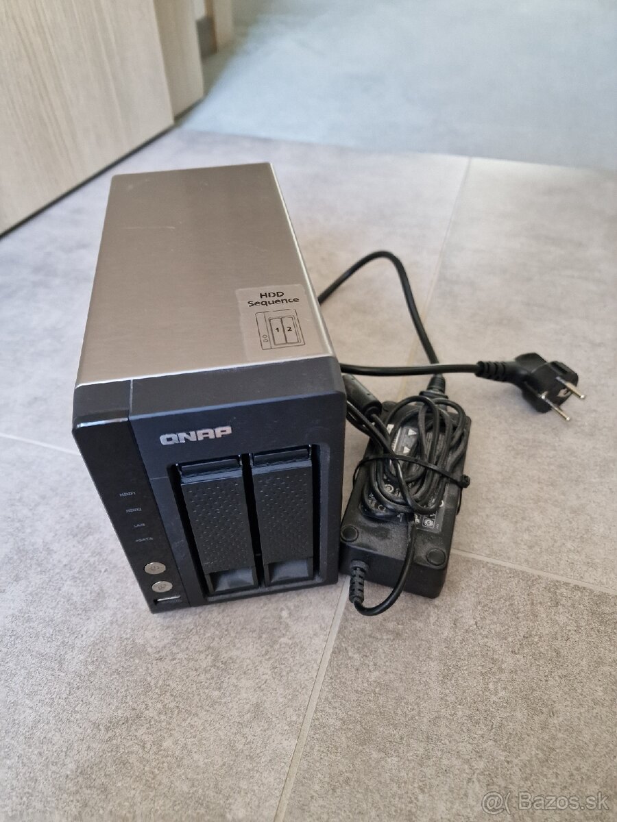 Qnap TS-221