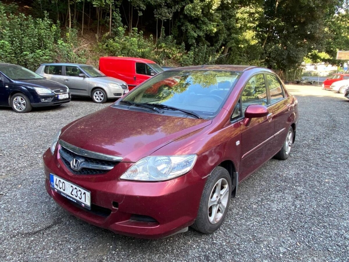 Honda City 1.4i 61kW klima el.okna 1.majitel 191tkm ČR