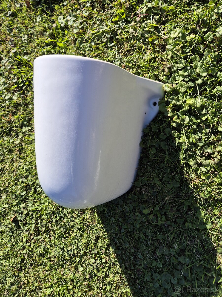 Polnoha pod umývadlo