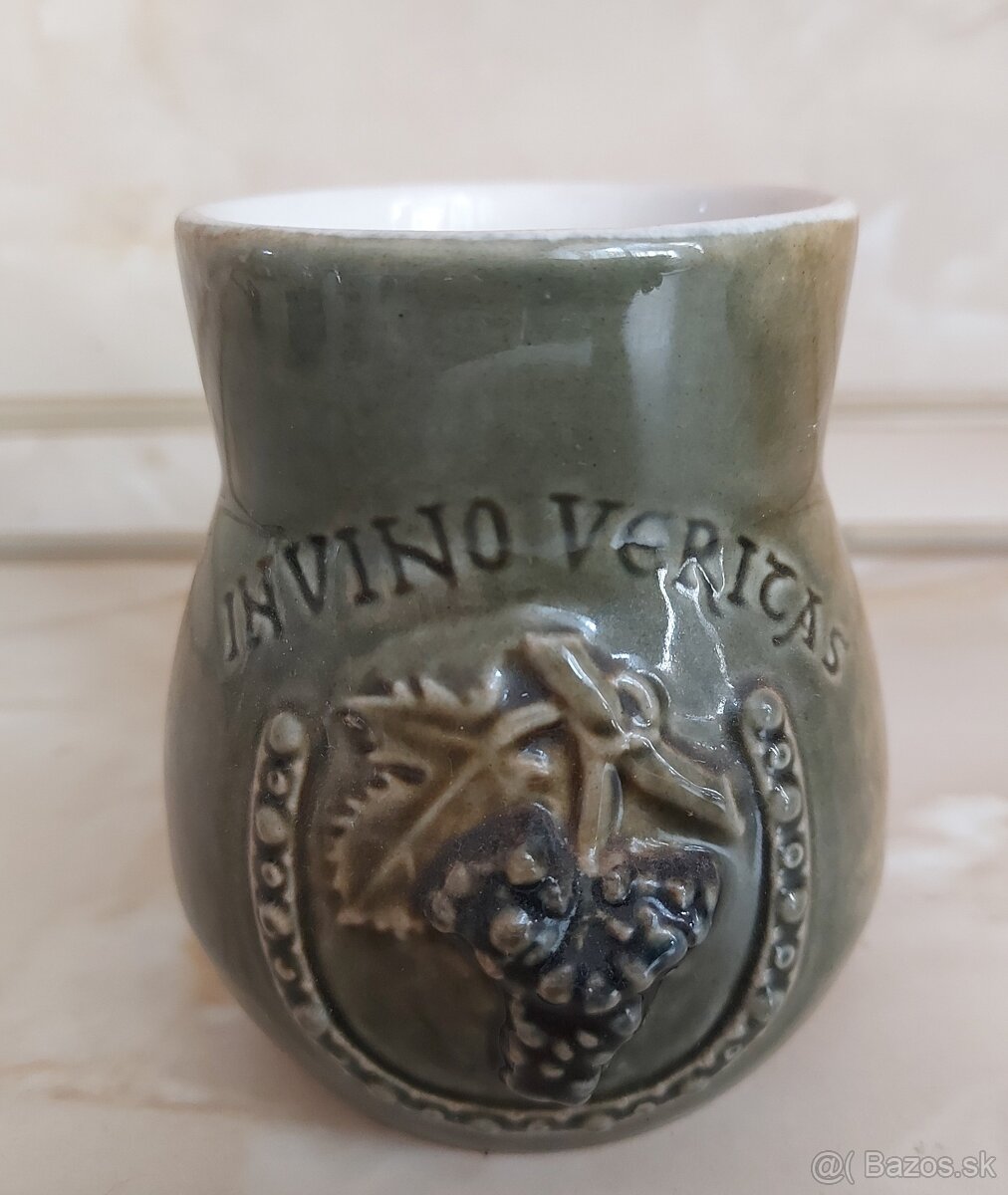 Dva nádherné, starožitné džbány/poháre na víno, pivO