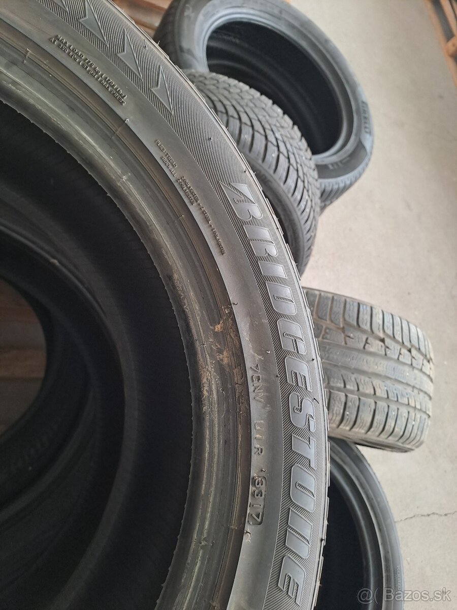 Predam 3 ks zimne pneu Bridgestone 235/50R19 99H