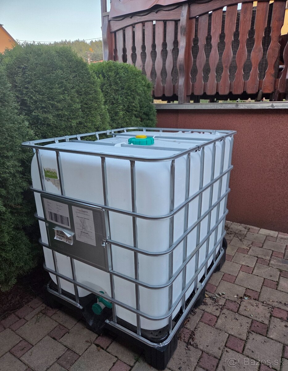 Predám IBC kontajner,nádrž na vodu 1000L.