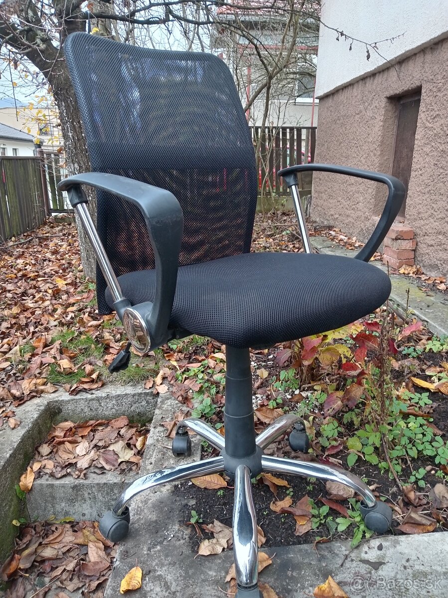 Kancelárska stolička