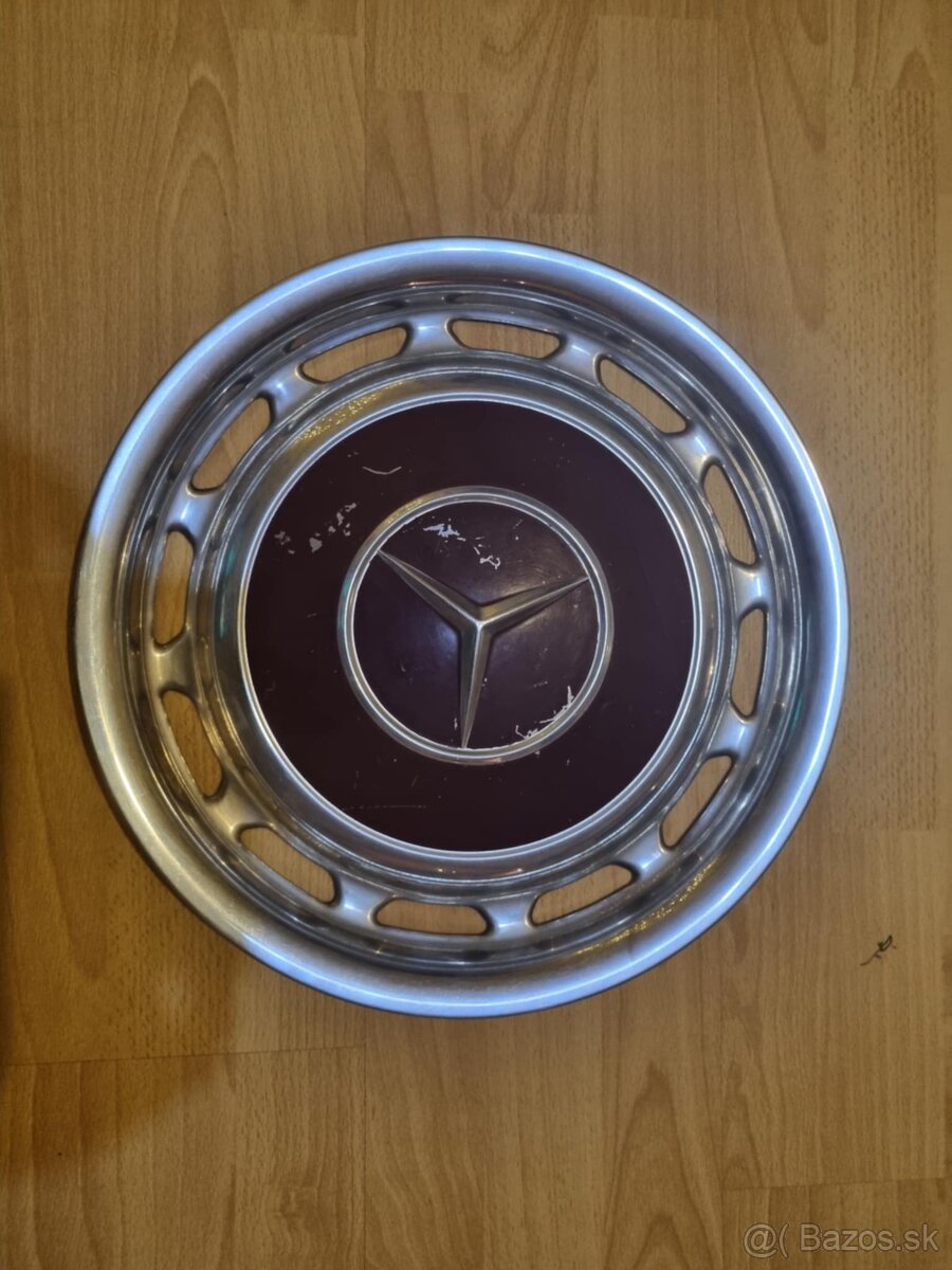 Puklica Mercedes w123 piano a ine.