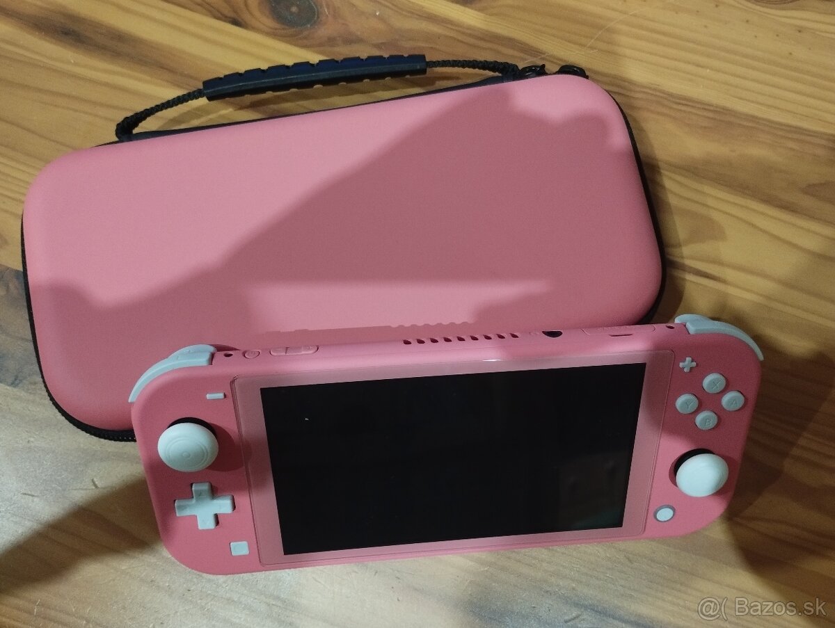 Nintendo Switch Lite Coral + príslušenstvo