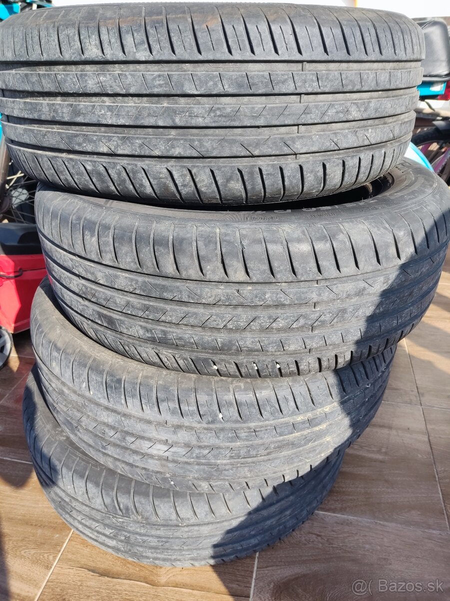 Vredestein 215/60 R16 95V