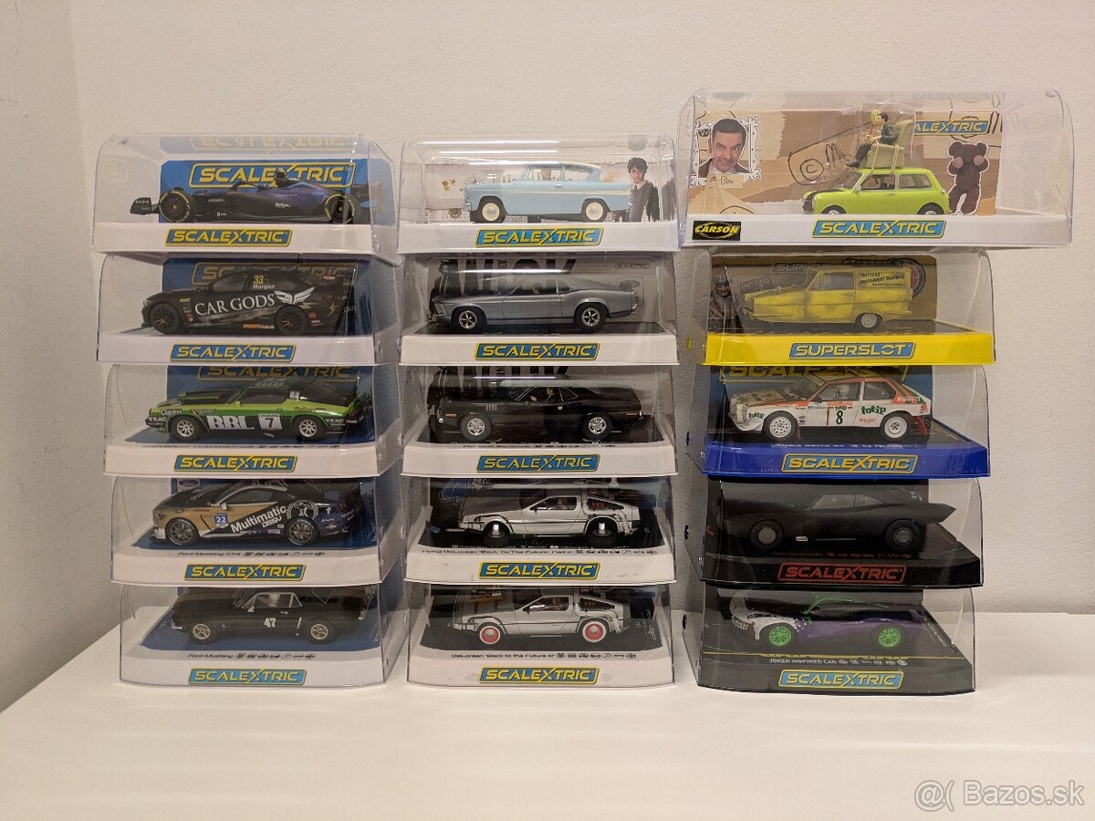 Scalextric autíčka na autodráhu (1:32)