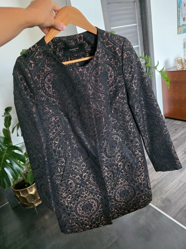 Brokátový kabát Reserved veľkosť 36 (S)