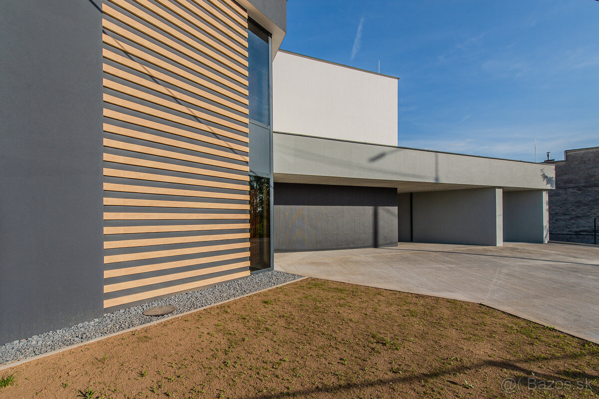 Vila s nadčasovou architektúrou- Prešov, bývanie, podnikanie