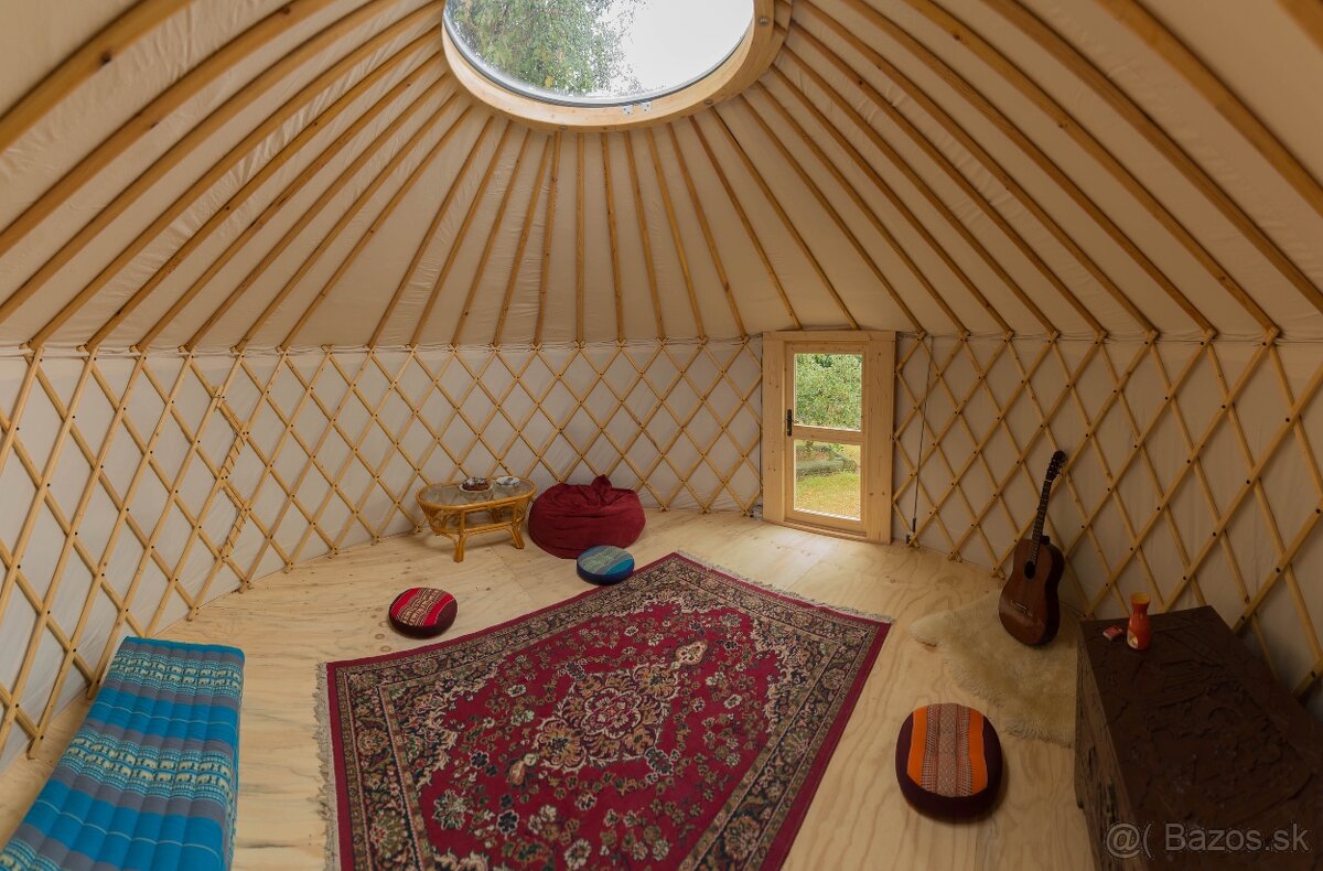 Jurta nové generace průměr 4,5m /16m2- celoroční bydlení