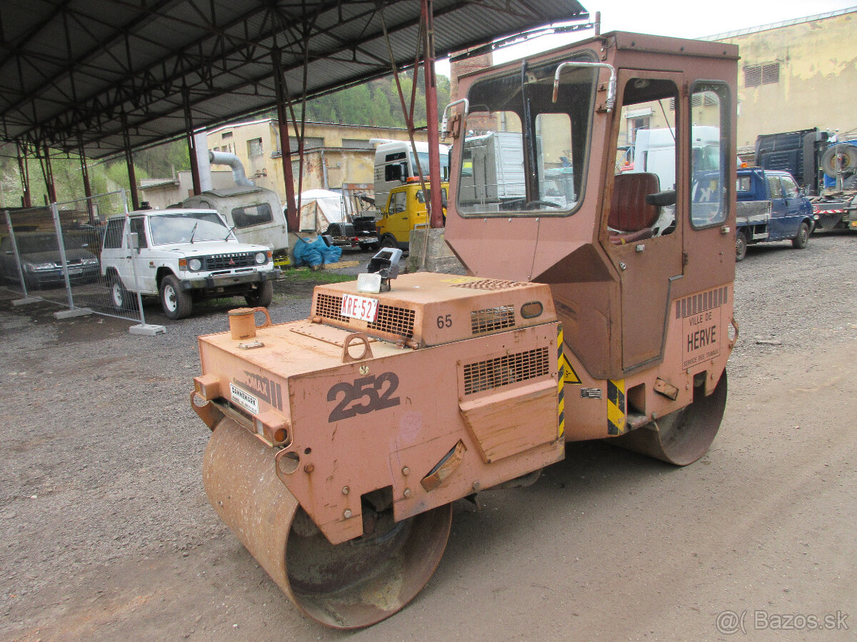 Vibrační válec Case Vibromax W252 -