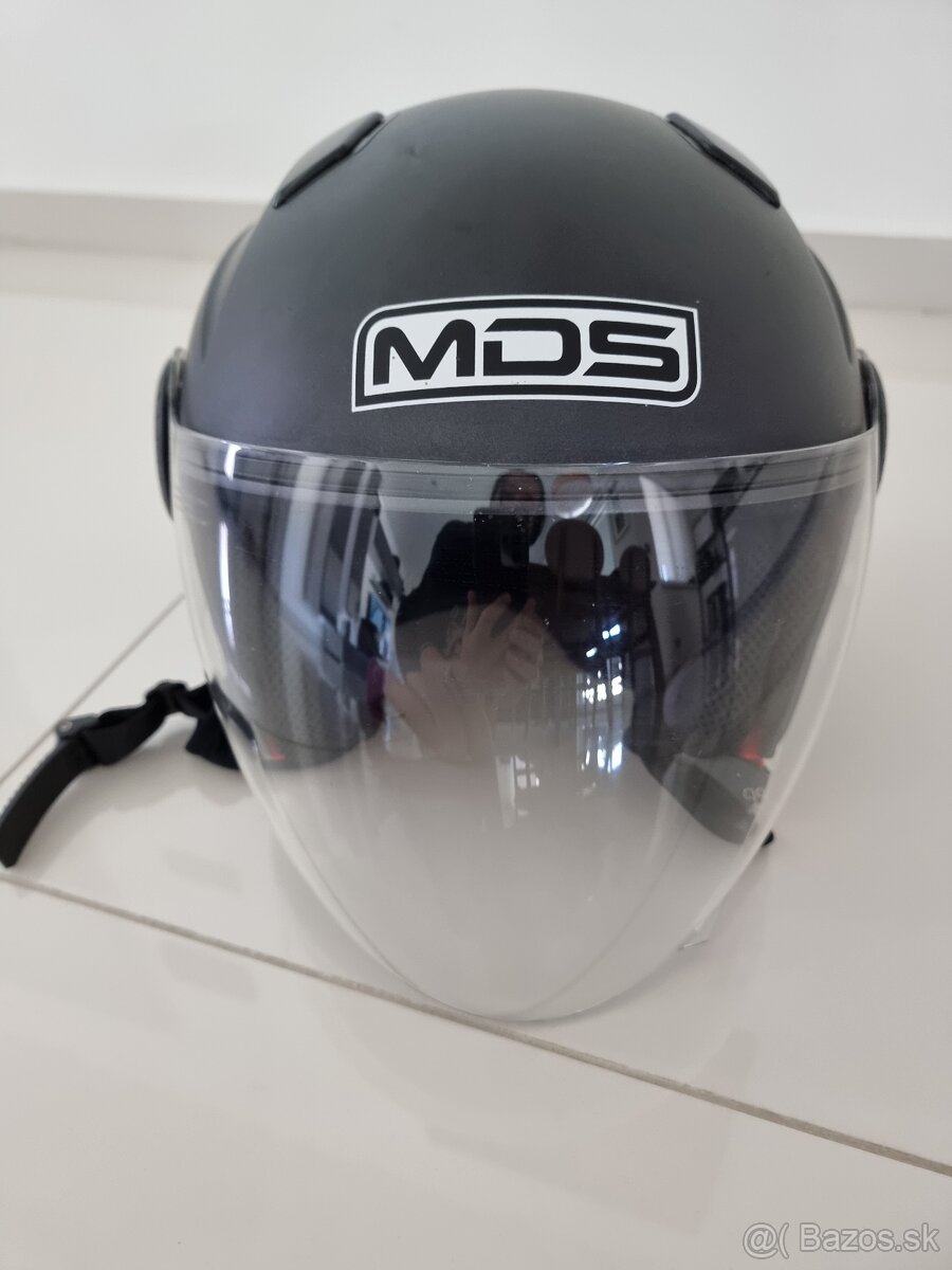 Predám prilbu na motorku MDS