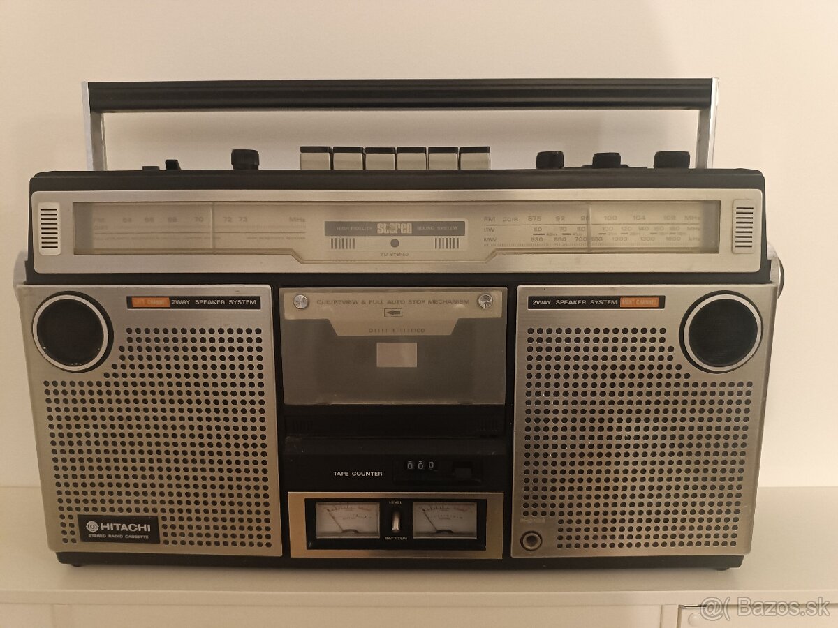 HITACHI TRK 8170K / JAPAN Kazetový rádiomagnetofón