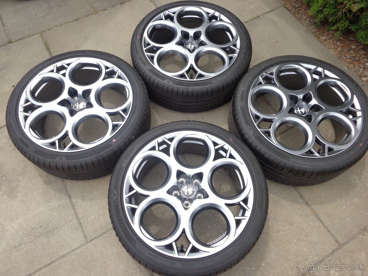 Alfa Romeo Tonale nova original letna sada kolies R20
