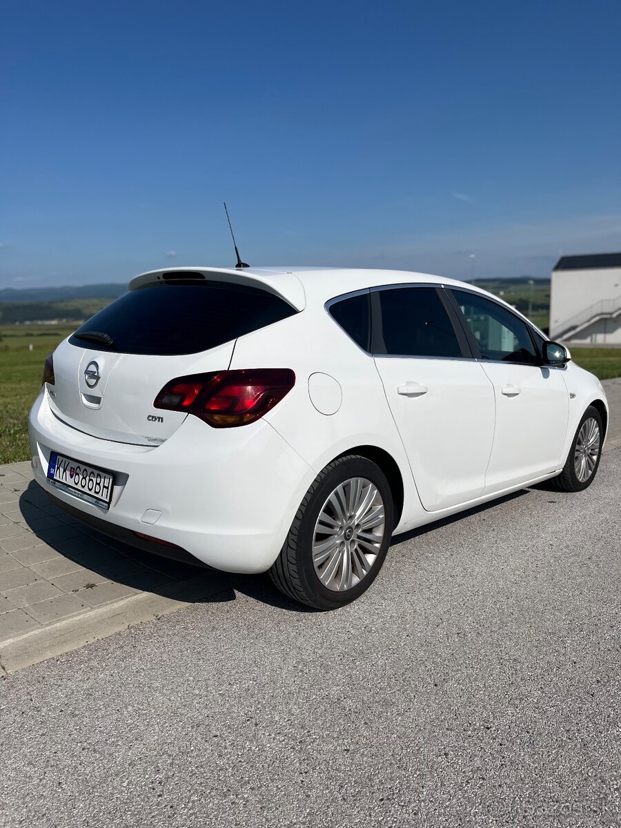 Opel Astra J 2011 CDTI