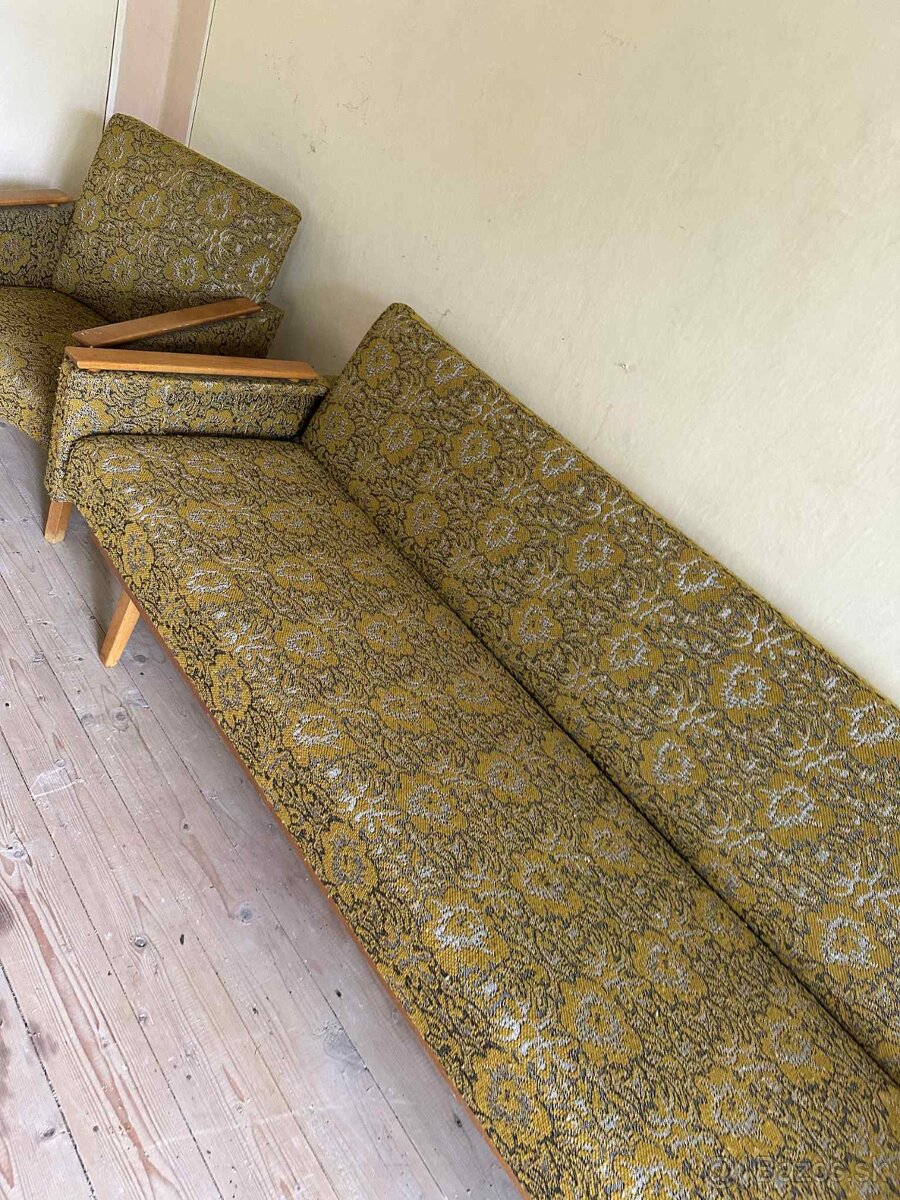 RETRO NÁBYTOK V DOBROM STAVE