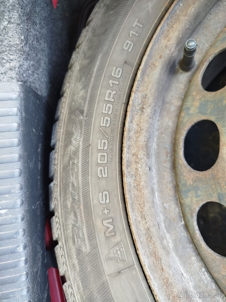 Predám staršie zimné pneumatiky 205/55 R16 s diskami