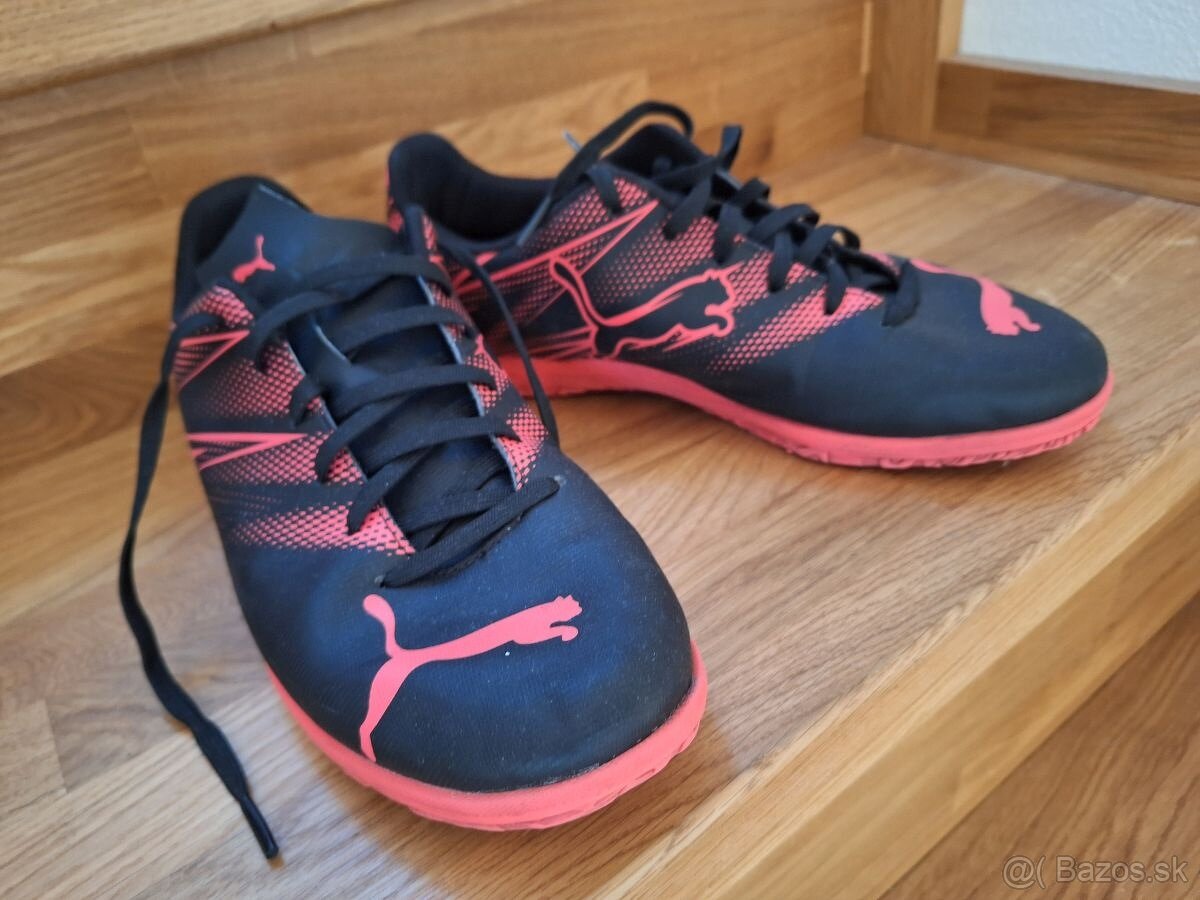 Znackove tenisky PUMA vel 40