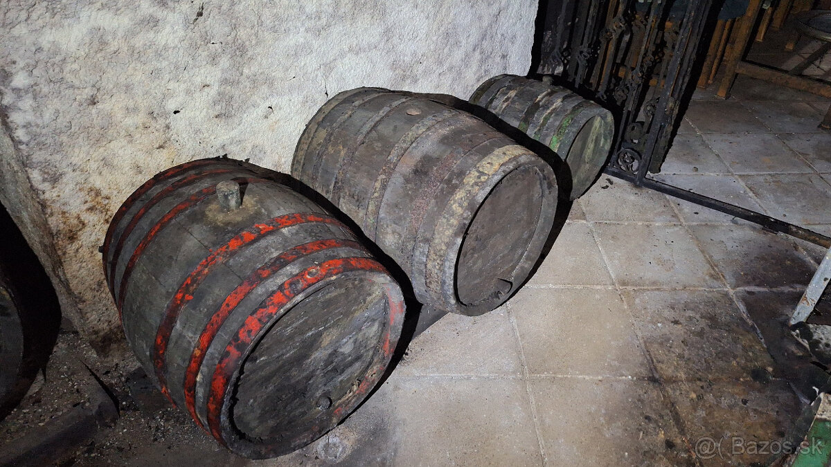 Drevené sudy na víno