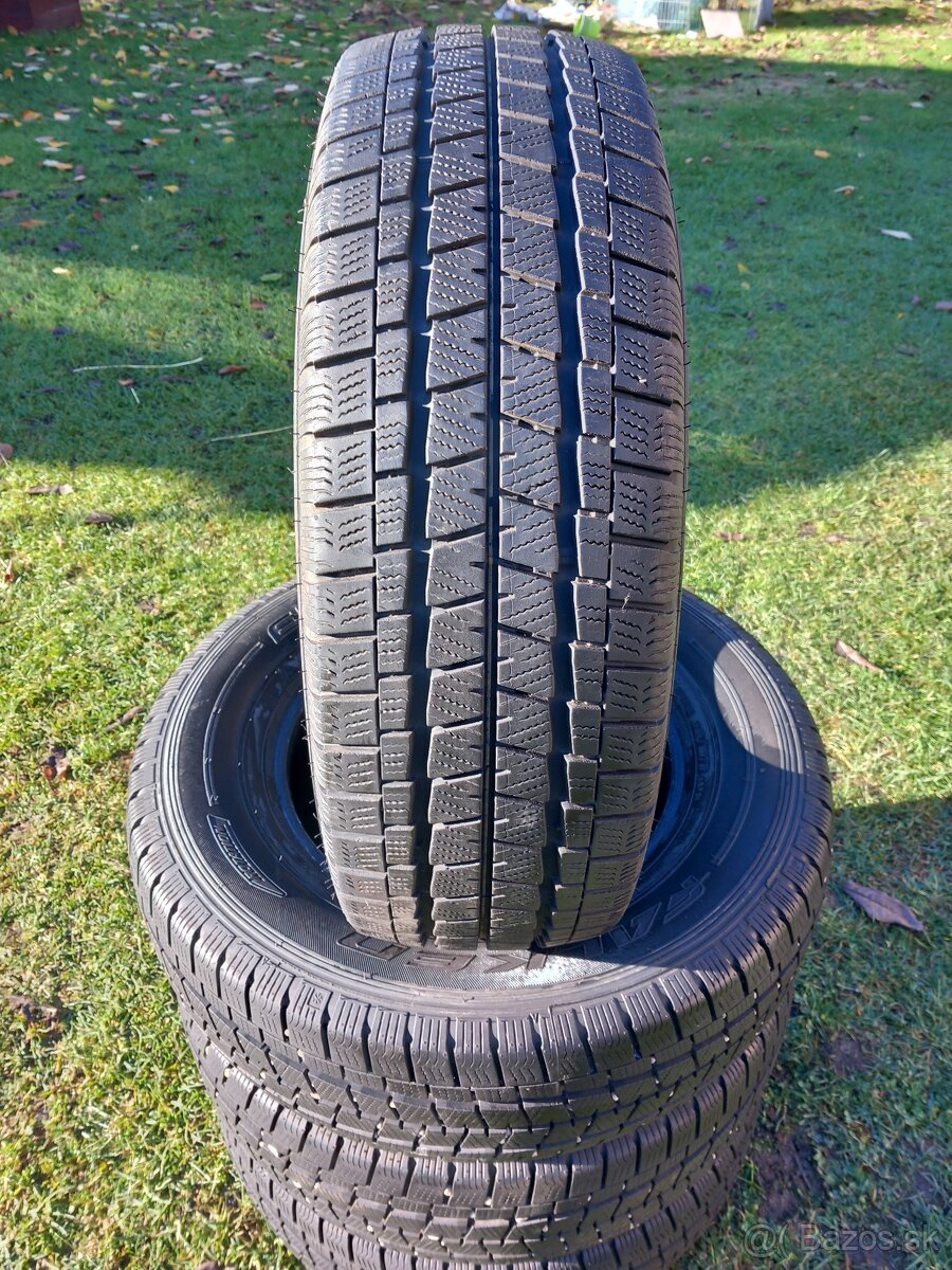 215/70 r15C zimné pneumatiky 4kusy.