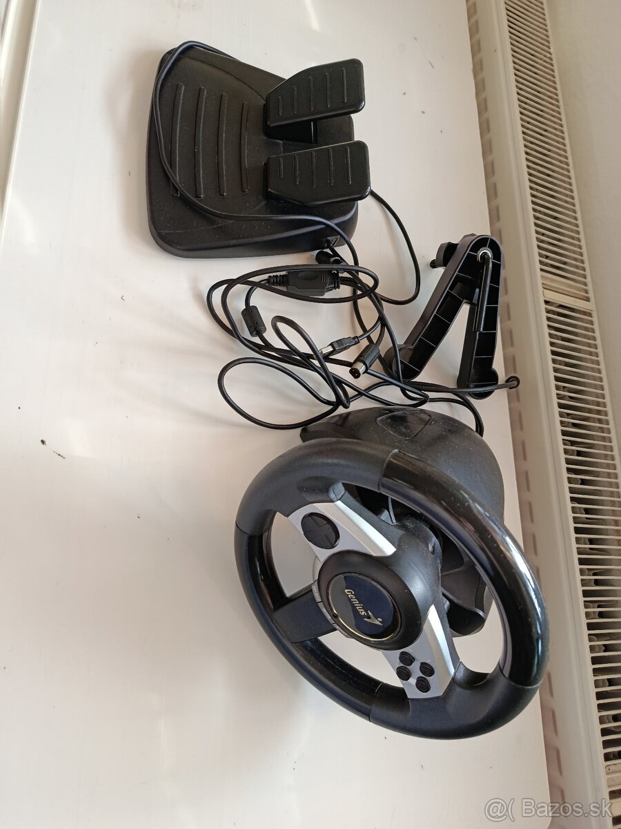 Volant na hranie k pc genius