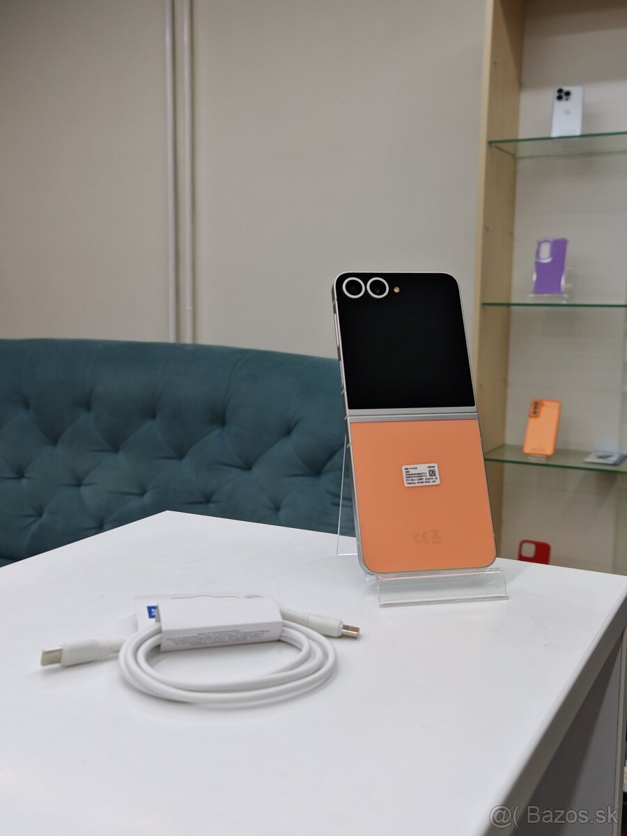 Samsung Galaxy Z Flip 6 256GB Peach | 1 Rok záruka