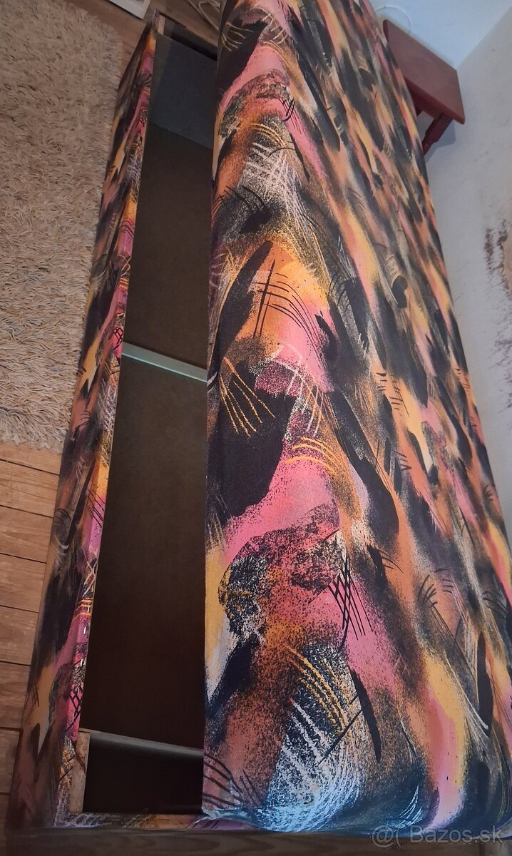 Válanda s úložným priestorom