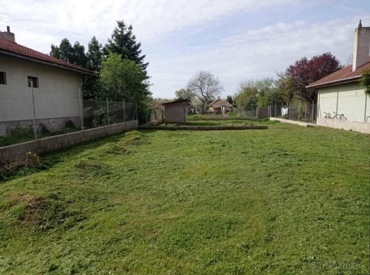 Pozemok Jur nad Hronom