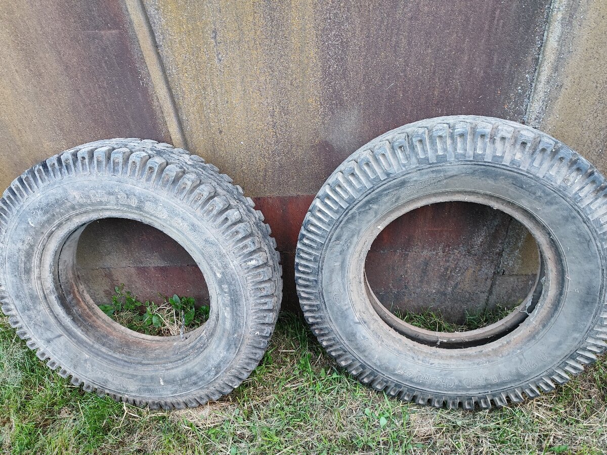 Praga V3S gumy 8,25-20