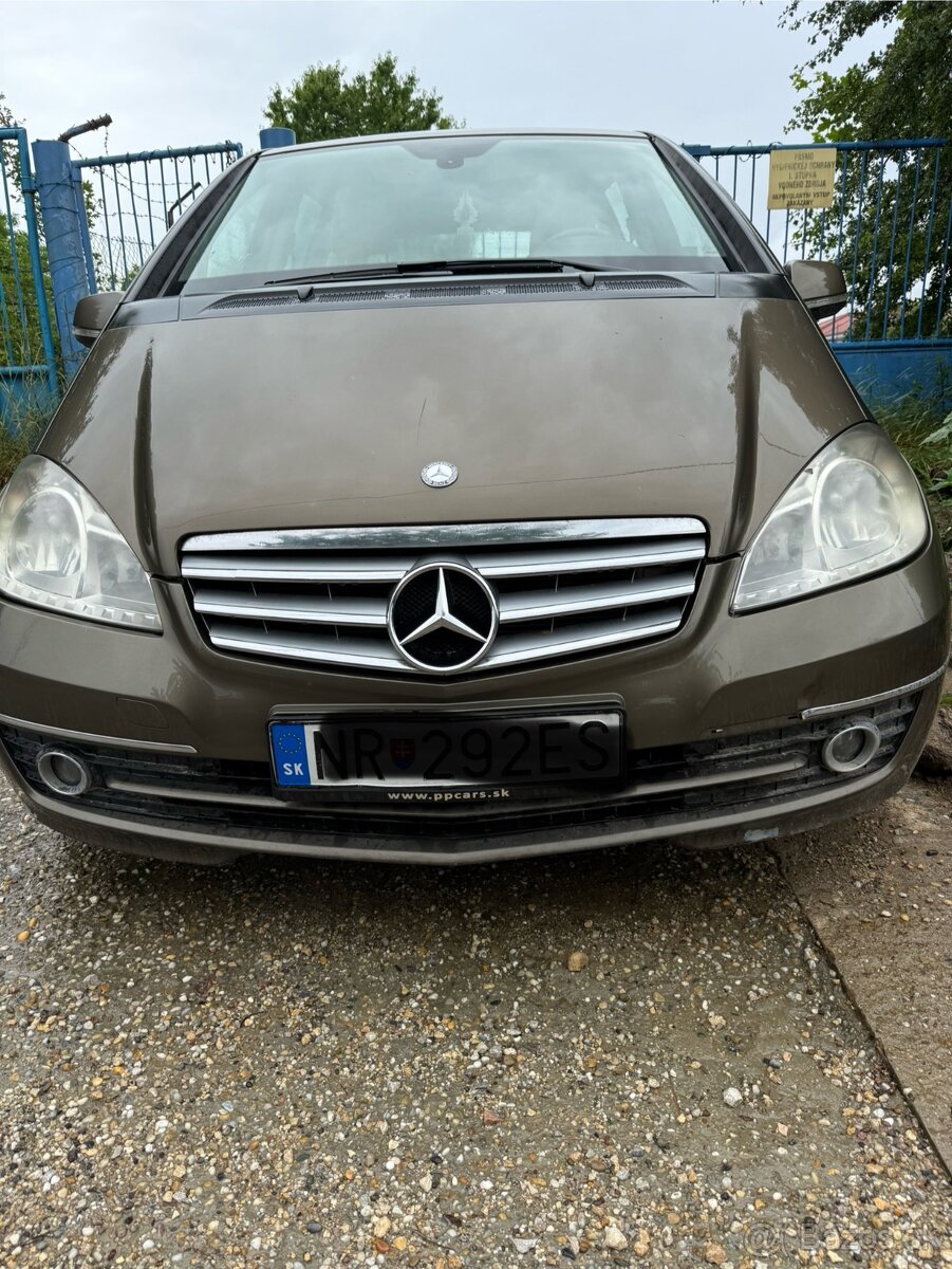 Mercedes-benz a150