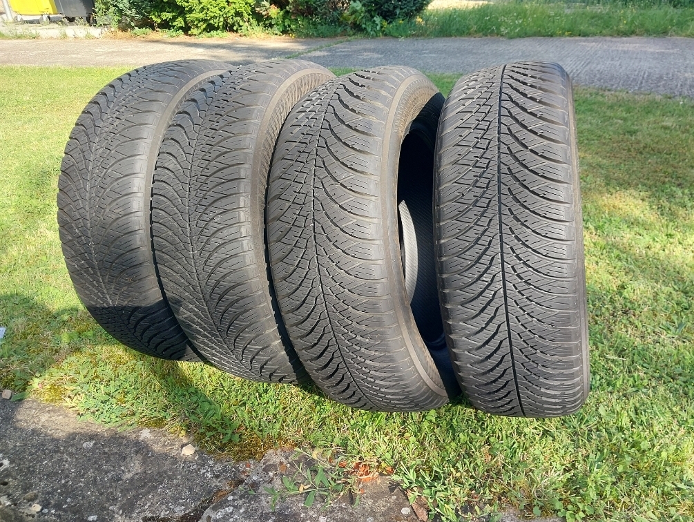 Celorocne pneumatiky 205/60 r16 96V XL