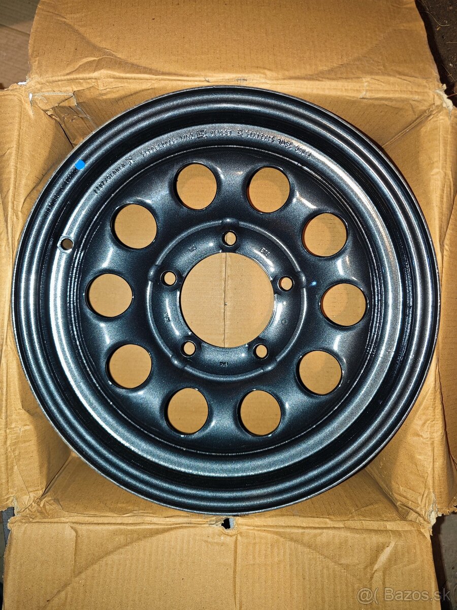 Predám originál plechové disky Suzuki Jimmy 15,ky nové