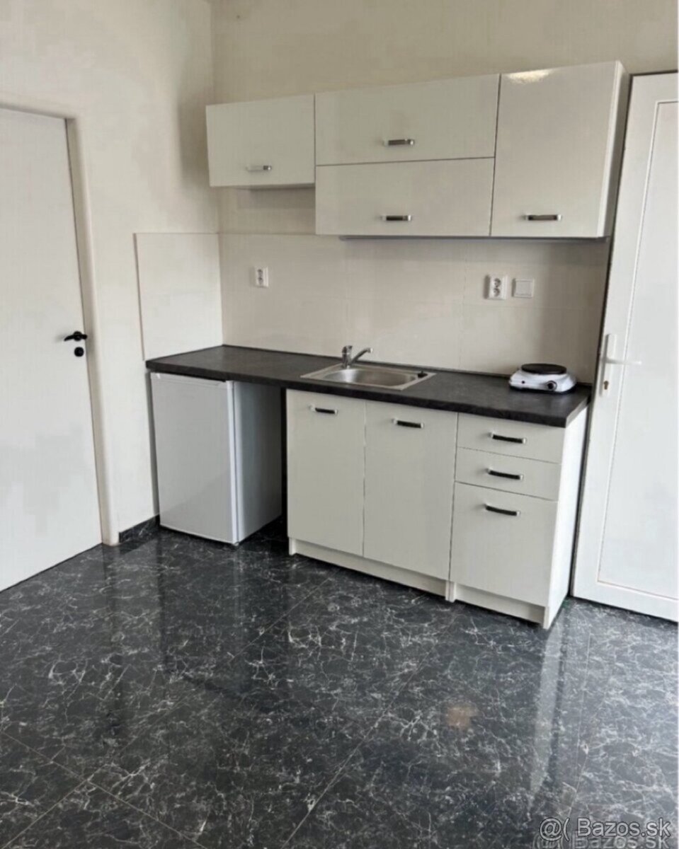 Dom s 5 apartmánmi Nitra-Časť Lužianky
