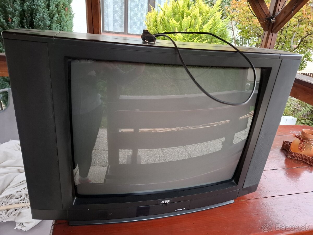 Retro televízor ORAVA s ovládačom