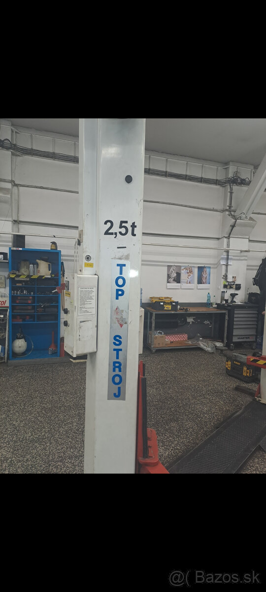 Zdvihák Top-Stroj