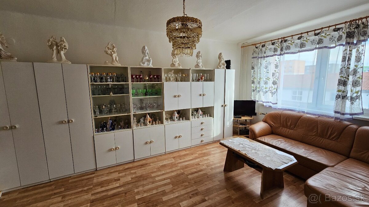 Ponúkam Vám na predaj 3izbový tehlový byt v blízkosti Sanatu