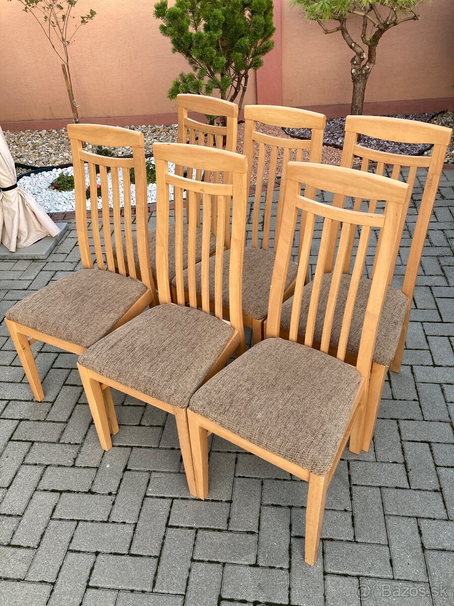 Drevené stoličky