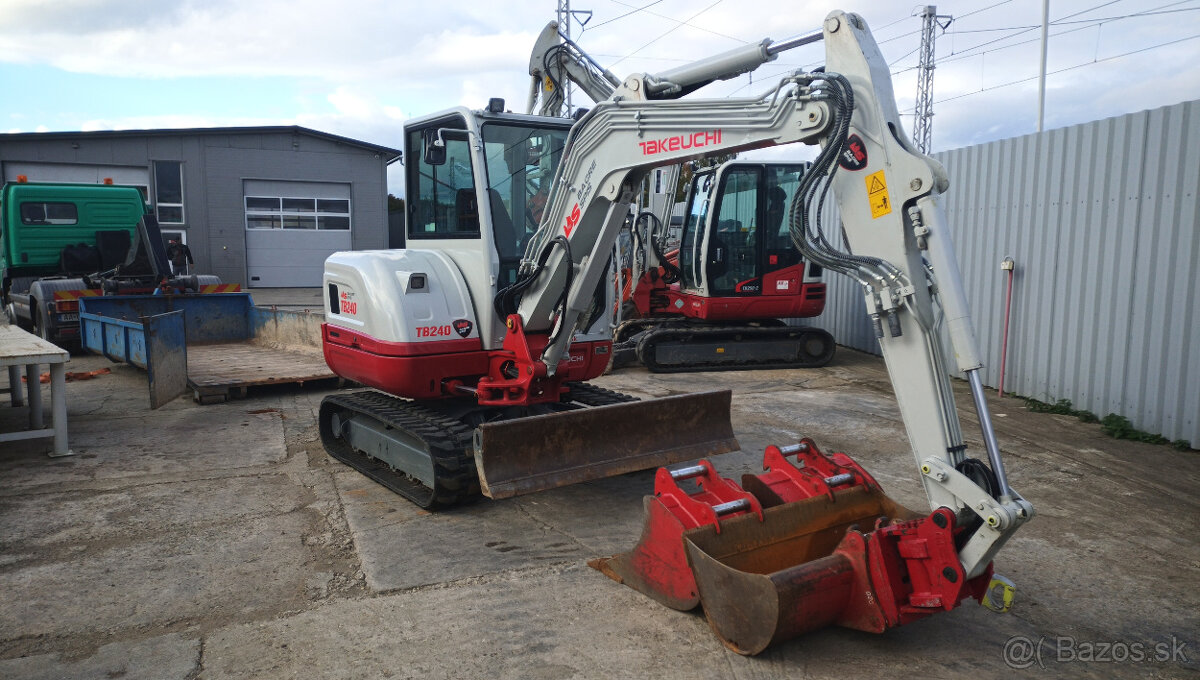 Takeuchi TB240 | 2023 | 712 MTH