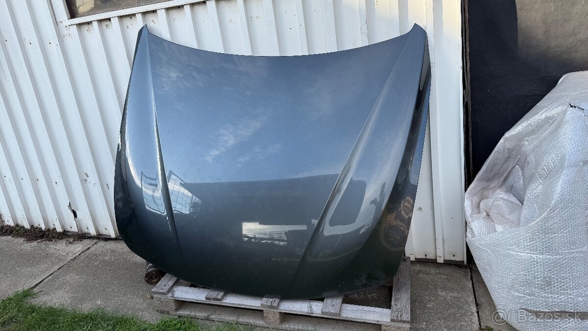 bmw f32 predná kapota