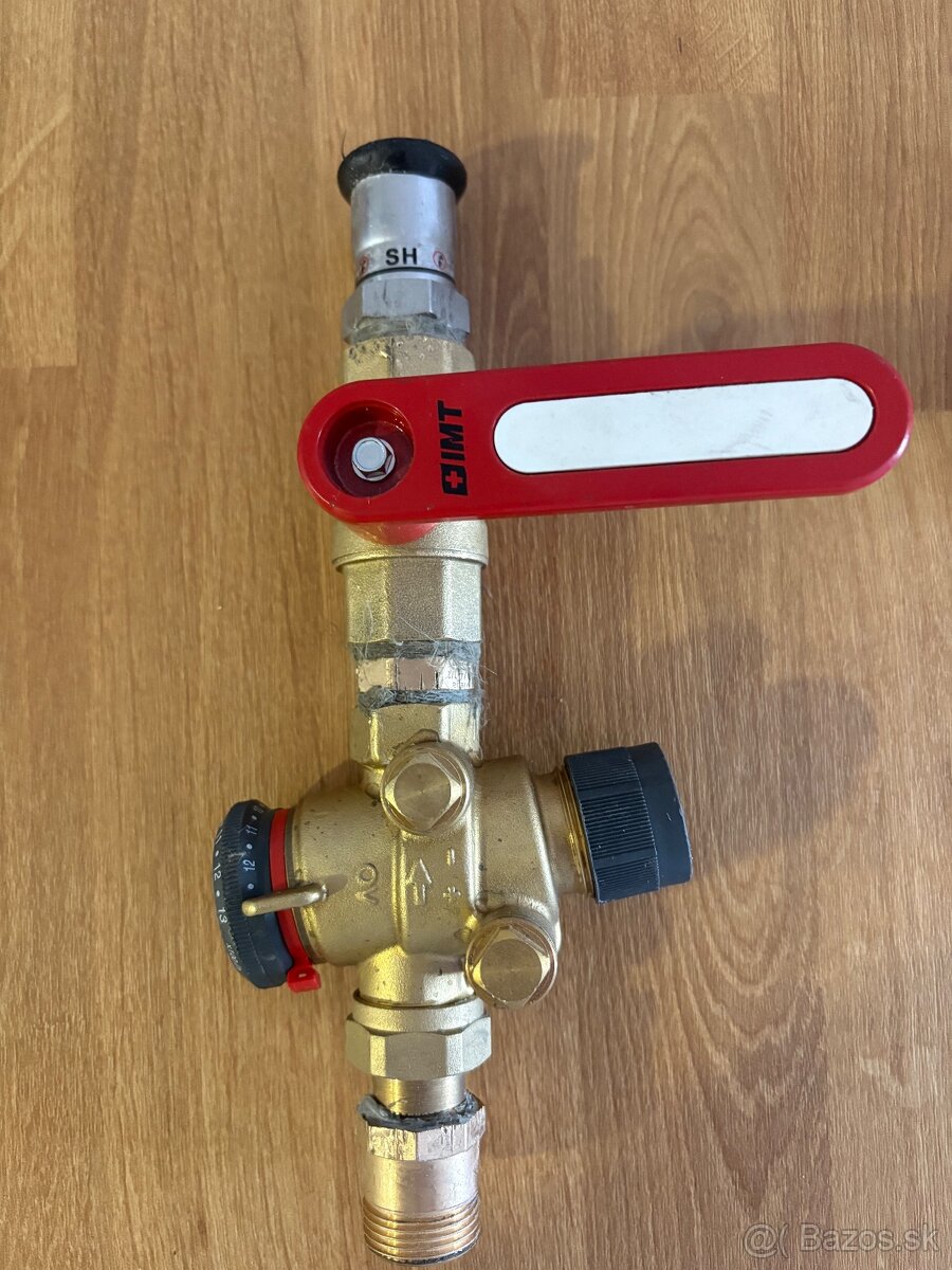 vodovodná zostava s redukčným (tlakovým) ventilom.