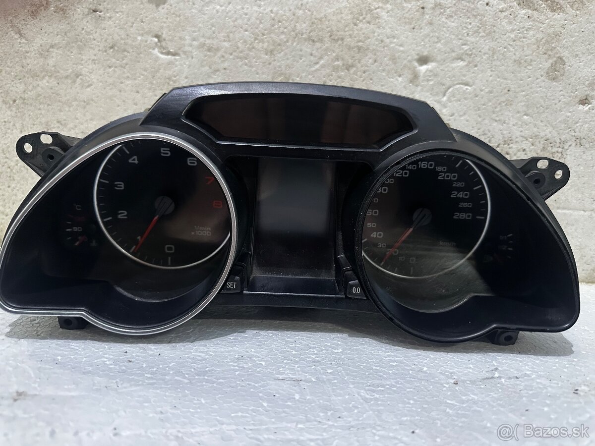 Budíky Audi a5 coupe benzin