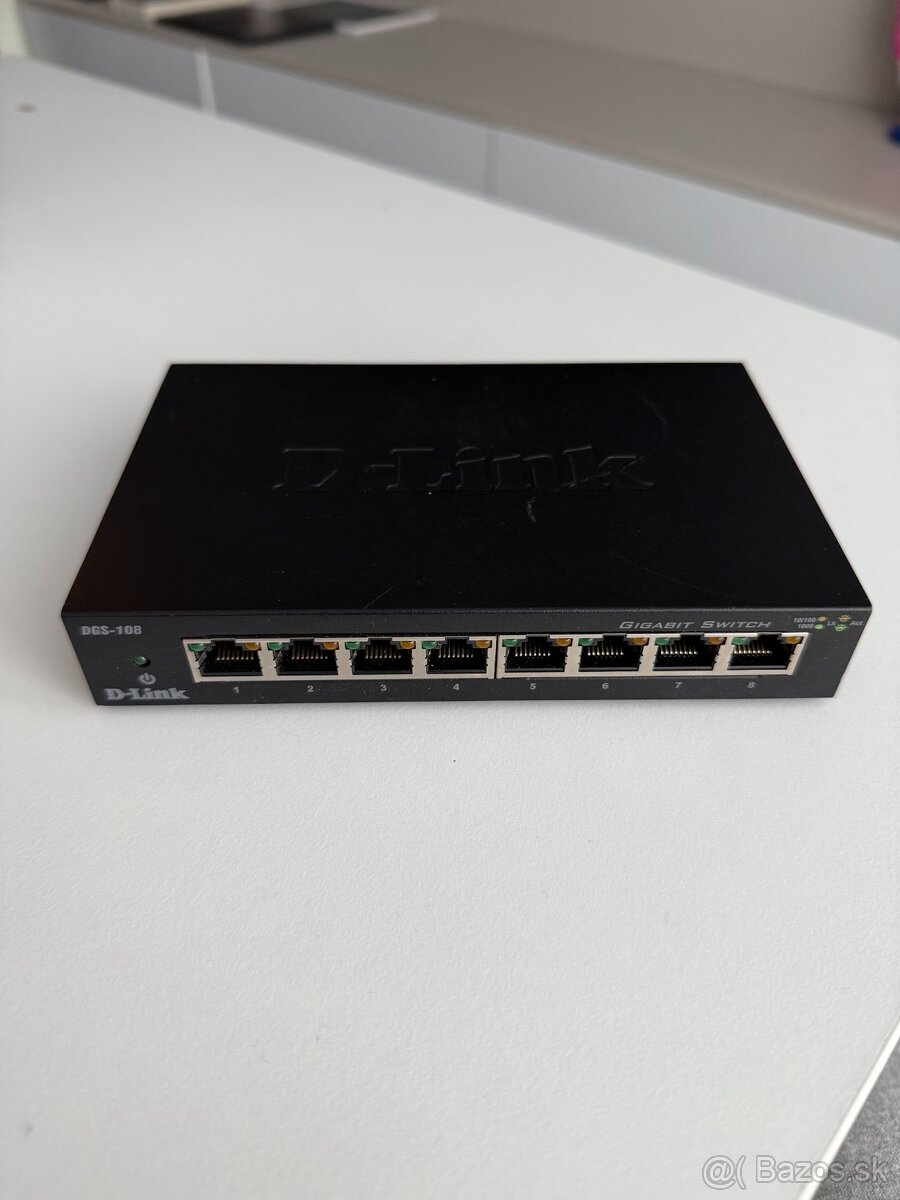 D-Link DGS-108 (bez adapteru)