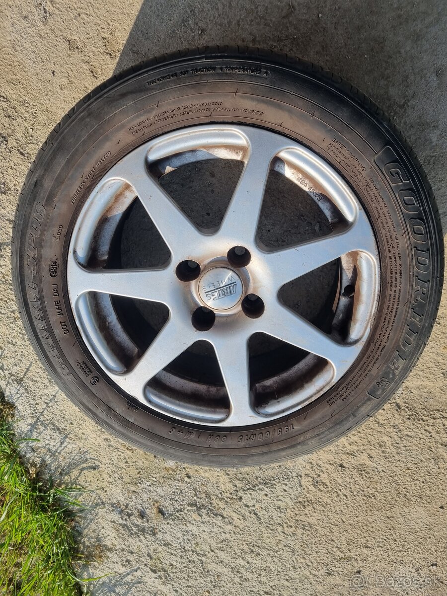 Predám sadu kolies 195/60 R15 na diskoch.