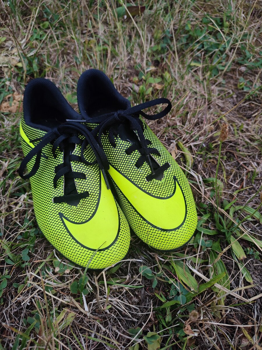 Detské kopačky Nike, veľkosť 33