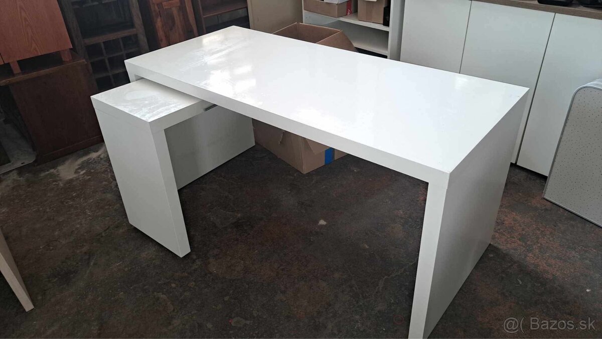 Kancelársky stôl ikea