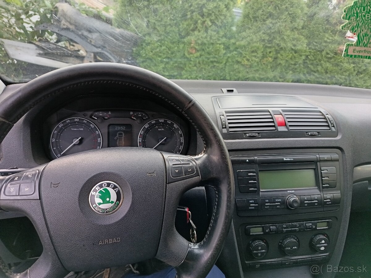 Škoda octavia 2 volant
