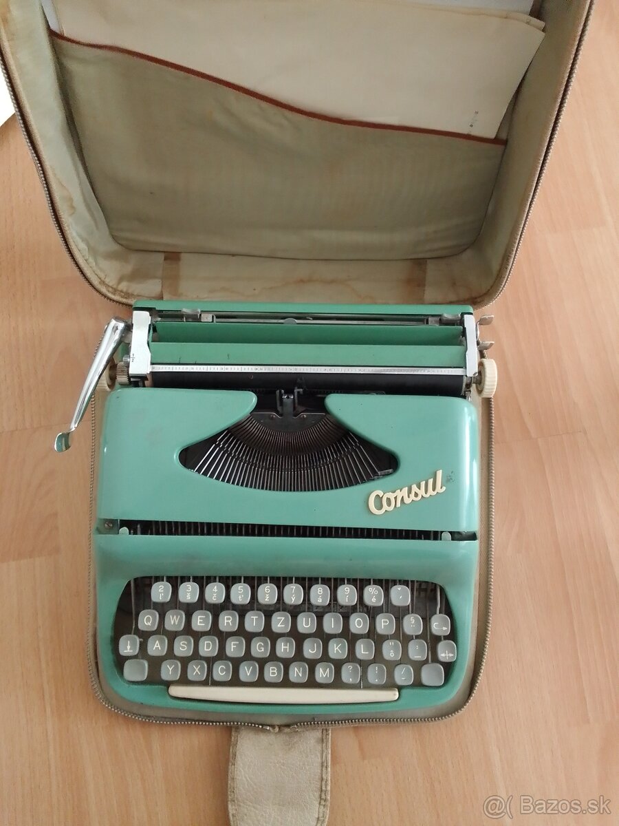 Starý písací stroj