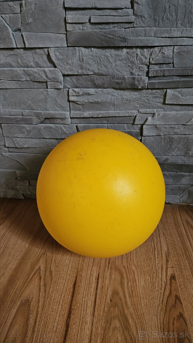 Odolná lopta pre psa